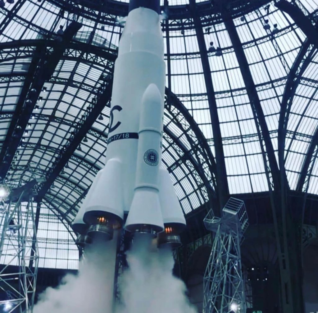 Rocket decor, Chanel show 2017