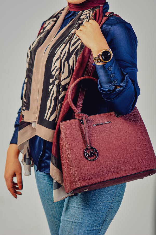How to Have a Trendy Look with a Quality Handbag for Not Too Much
