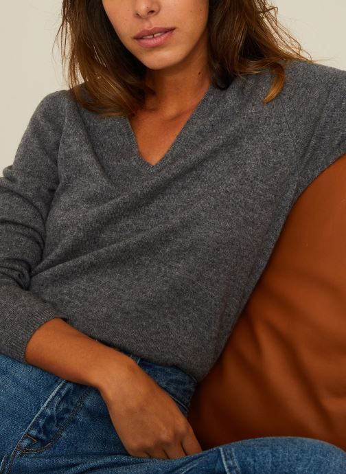 Modalova offers you a range of 100% cashmere women's sweaters of high quality! 6 Pull col V en cachemire