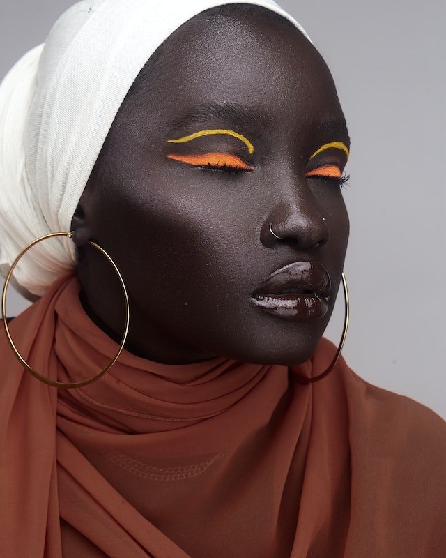 How to match lipstick with dark skin?