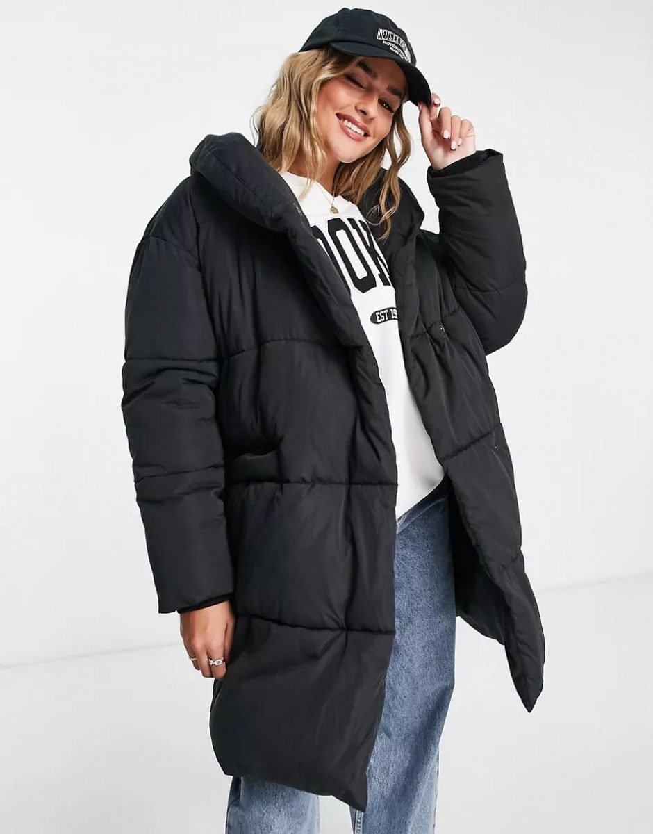 Black oversized puffer jacket