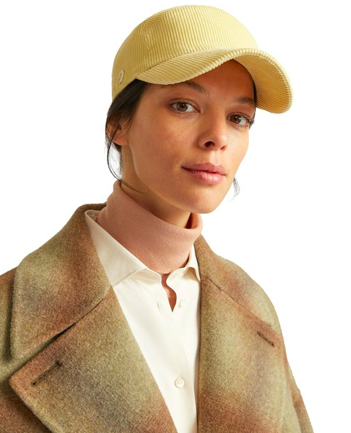 A style to adopt with a baseball cap