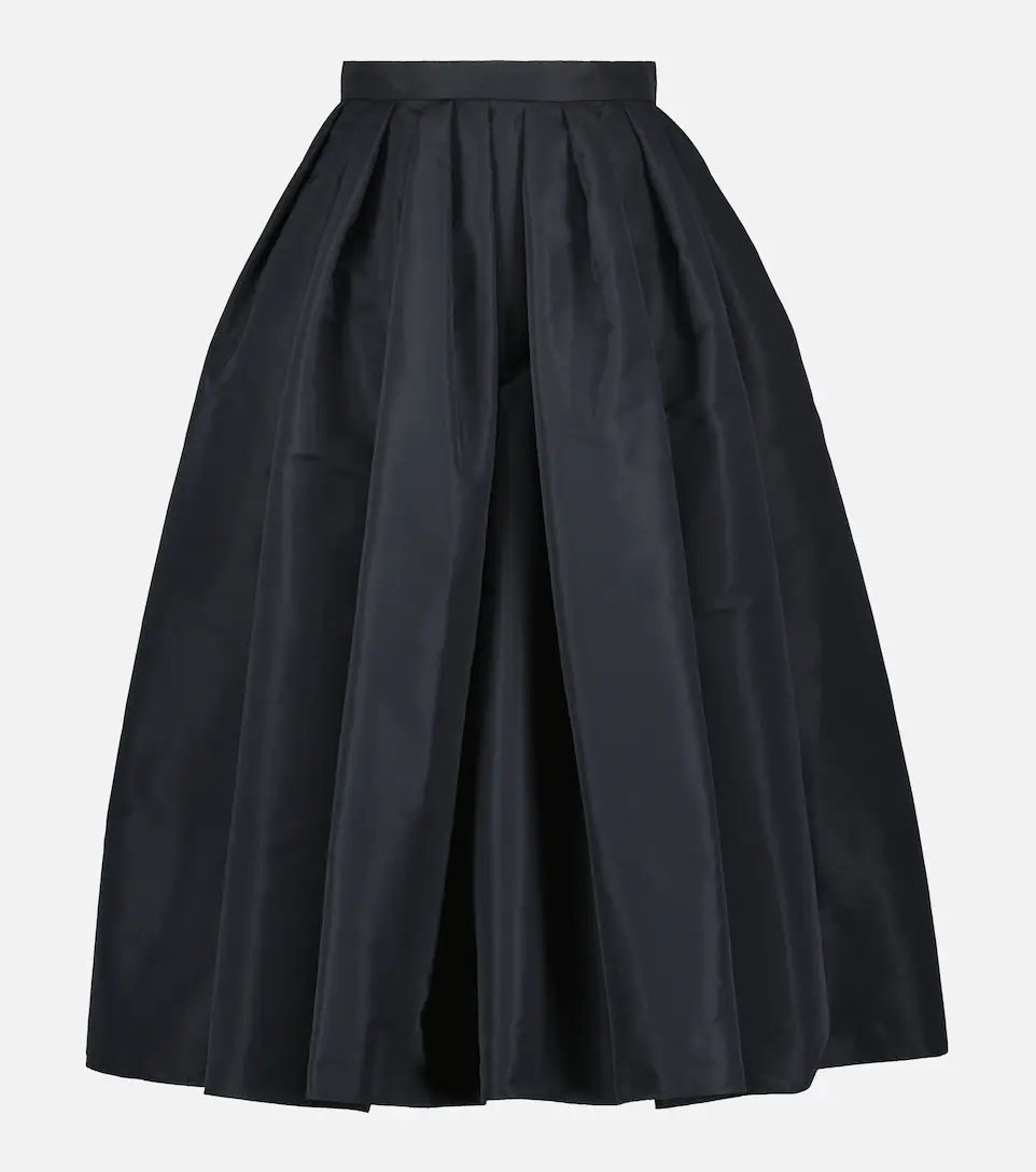 Voluminous black midi skirt