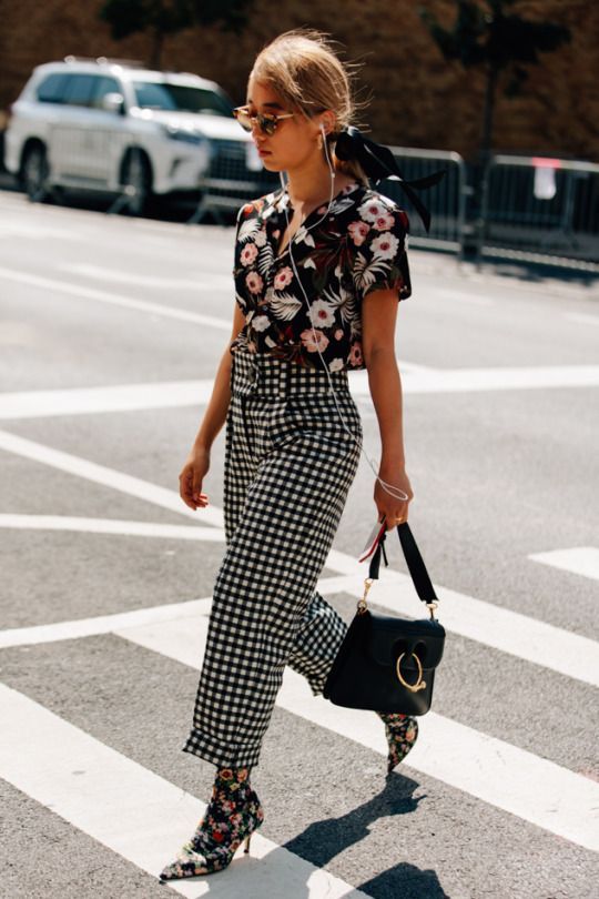 street style with a floral shirt for spring