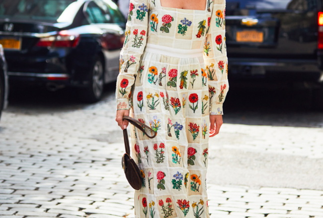 Comment porter l'imprimé floral au printemps ?