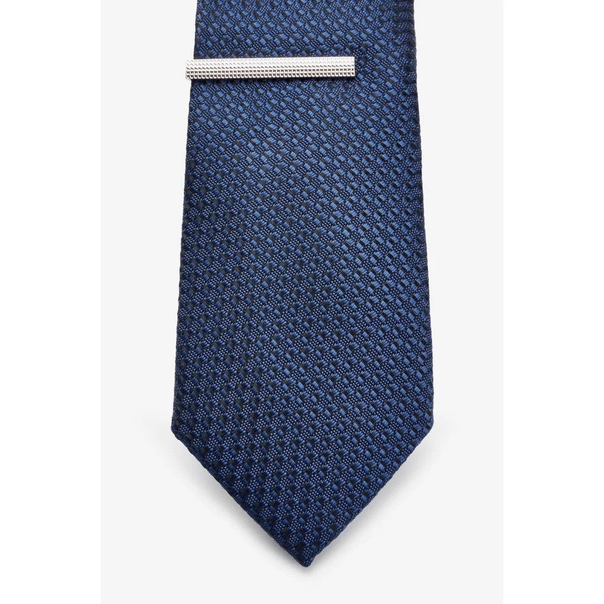 How to Wear a Men's Tie Properly: The 10 (+1) Commandments 2 Blue Next Tie