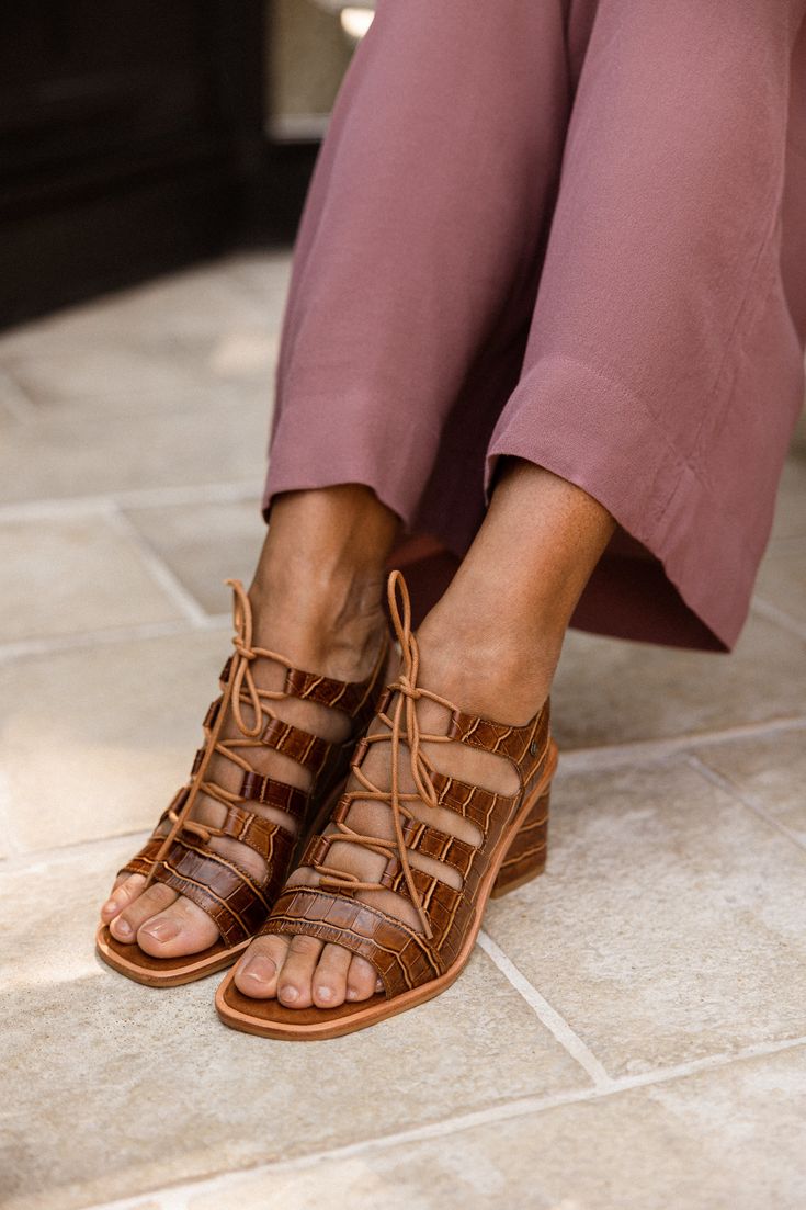 Women's look with closed sandals