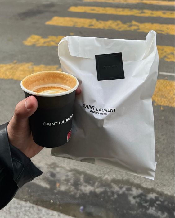 Croissant et café Saint Laurent