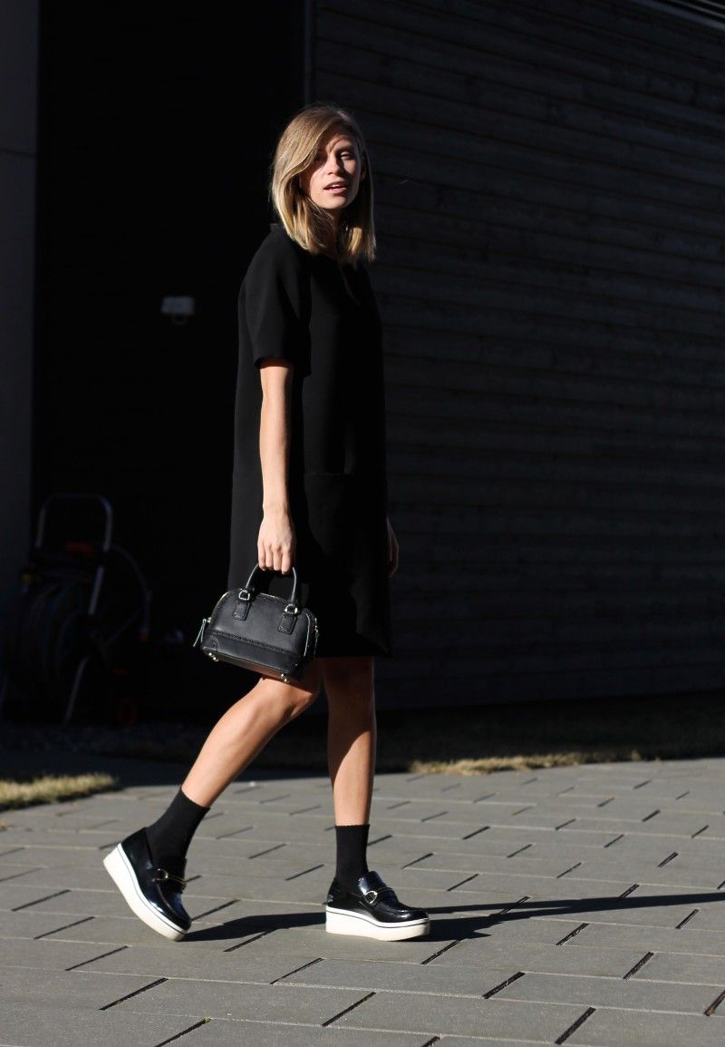 wearing-sneakers-with-a-dress