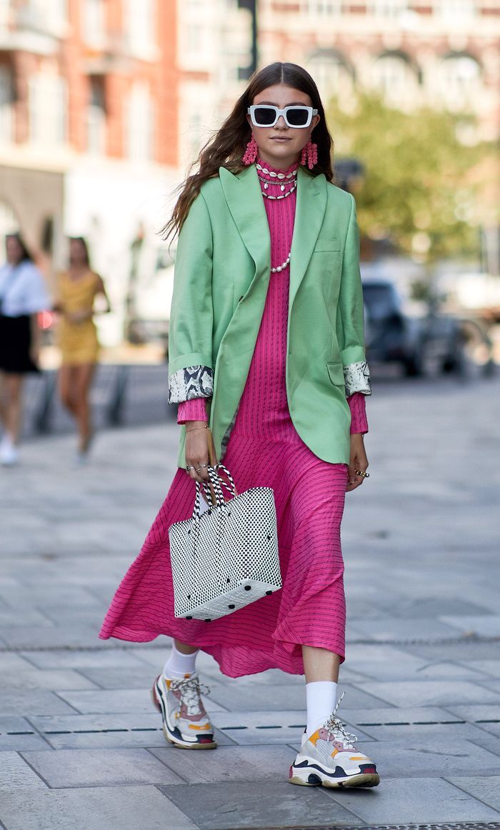 wearing-sneakers-with-a-dress