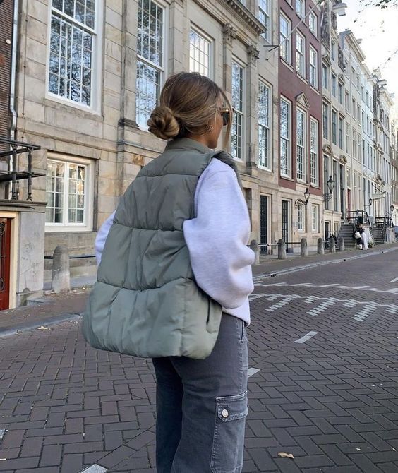 3 Reasons to Invest in an Evolving Garment 10 Autumn sleeveless down jacket