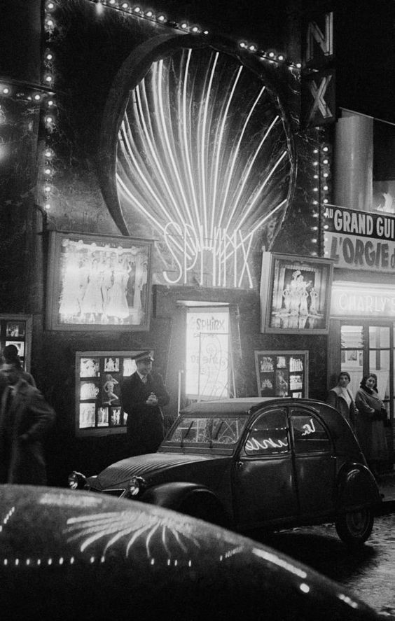 Only 9 days left to see the exhibition on Frank Horvat! 8 Photo series on cabaret Sphinx Frank Horvat