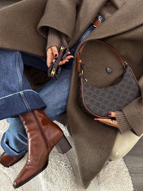 Look avec bottines cuir marron