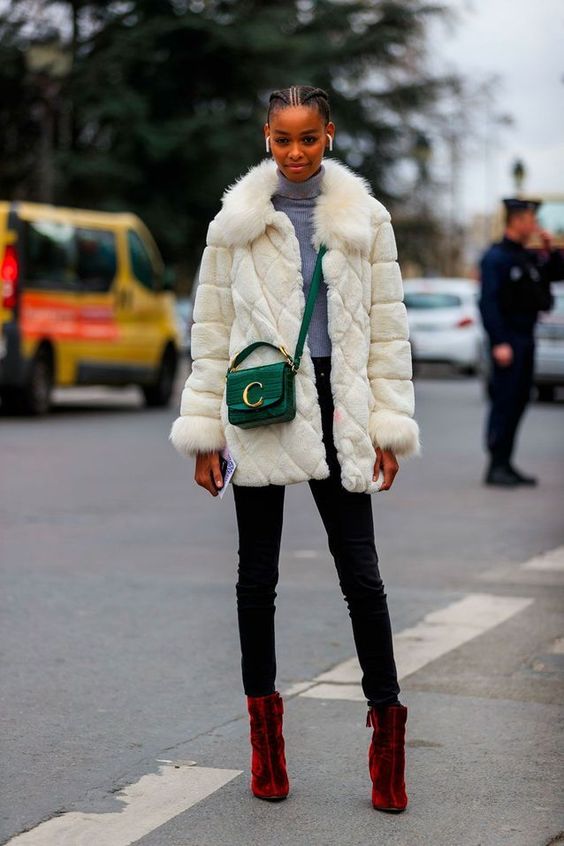 The fluffy coat will be the comfort piece of this winter 16 0fc53e0935993a4528bbc03b01b44618