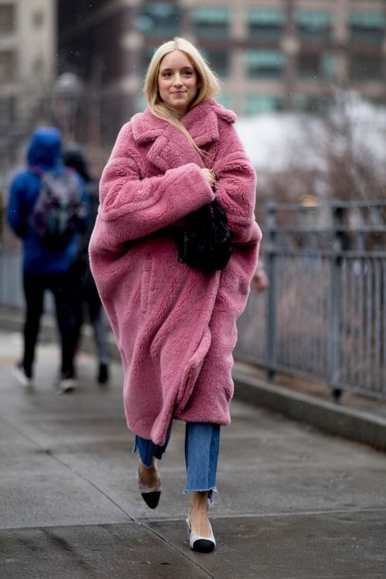 The fluffy coat will be the comfort piece of this winter 6 352388375a5158da2e233f2e24c9032a