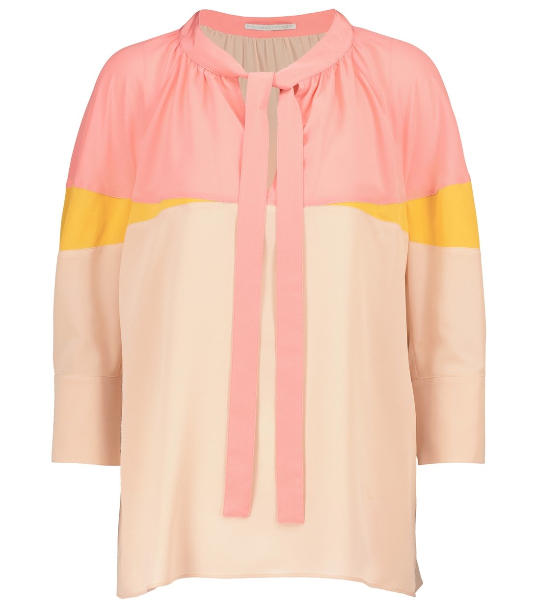 We wear the lavallière collar for a royal New Year's Eve 2024! 10 lavallière collar