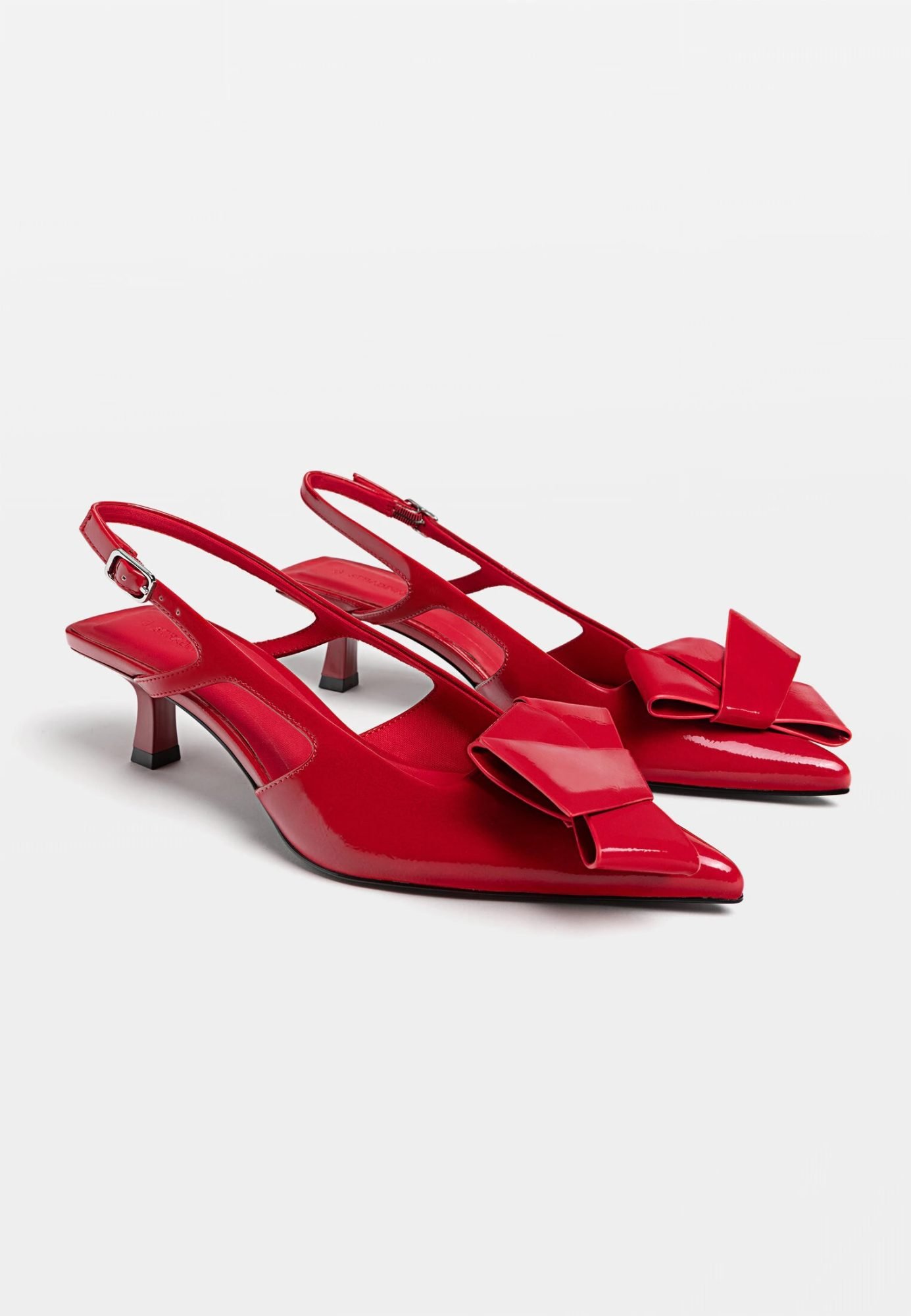 Red Stradivarius kitten heels pumps