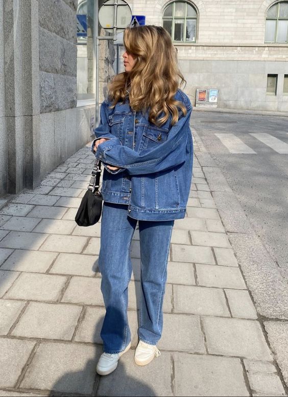 Total denim look idea for women