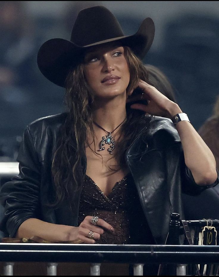 Cowboy Look: Celebrities Embrace the Trend in 2024 6 look cowboy21