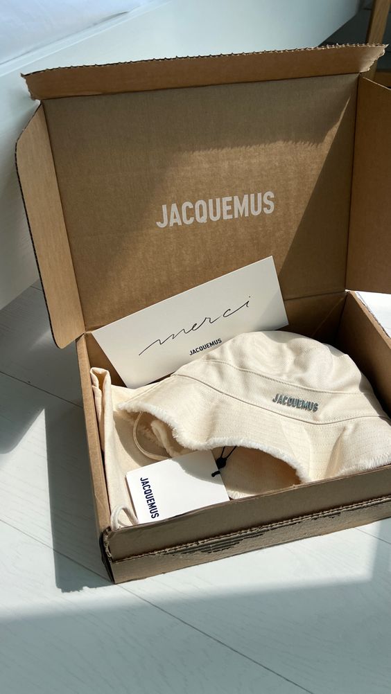 Jacquemus Package