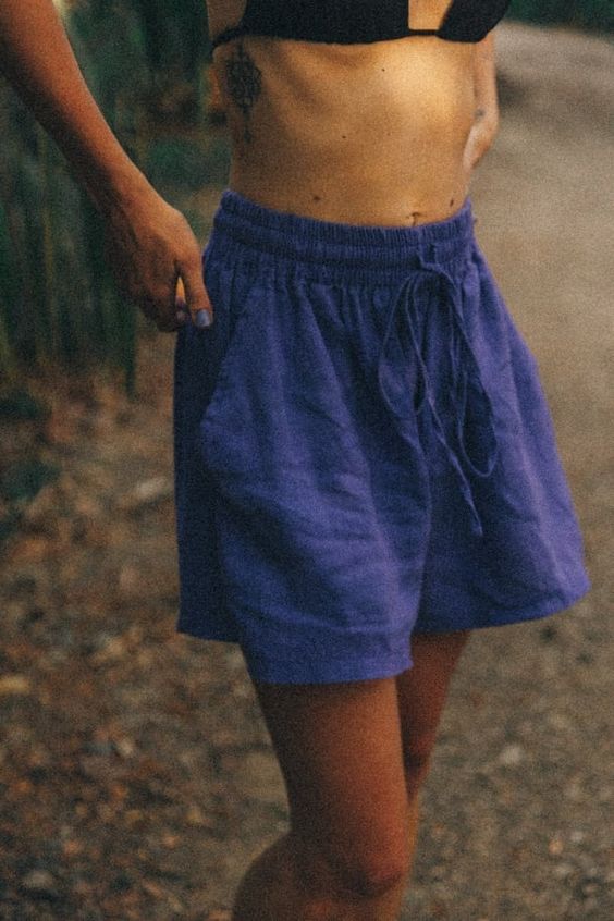 Women's linen shorts in blue