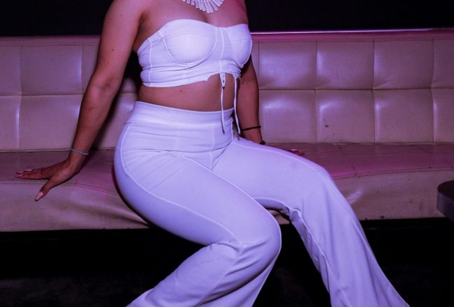 MODALOVA choisir pantalon ideal pour briller en discotheque cover photo scaled