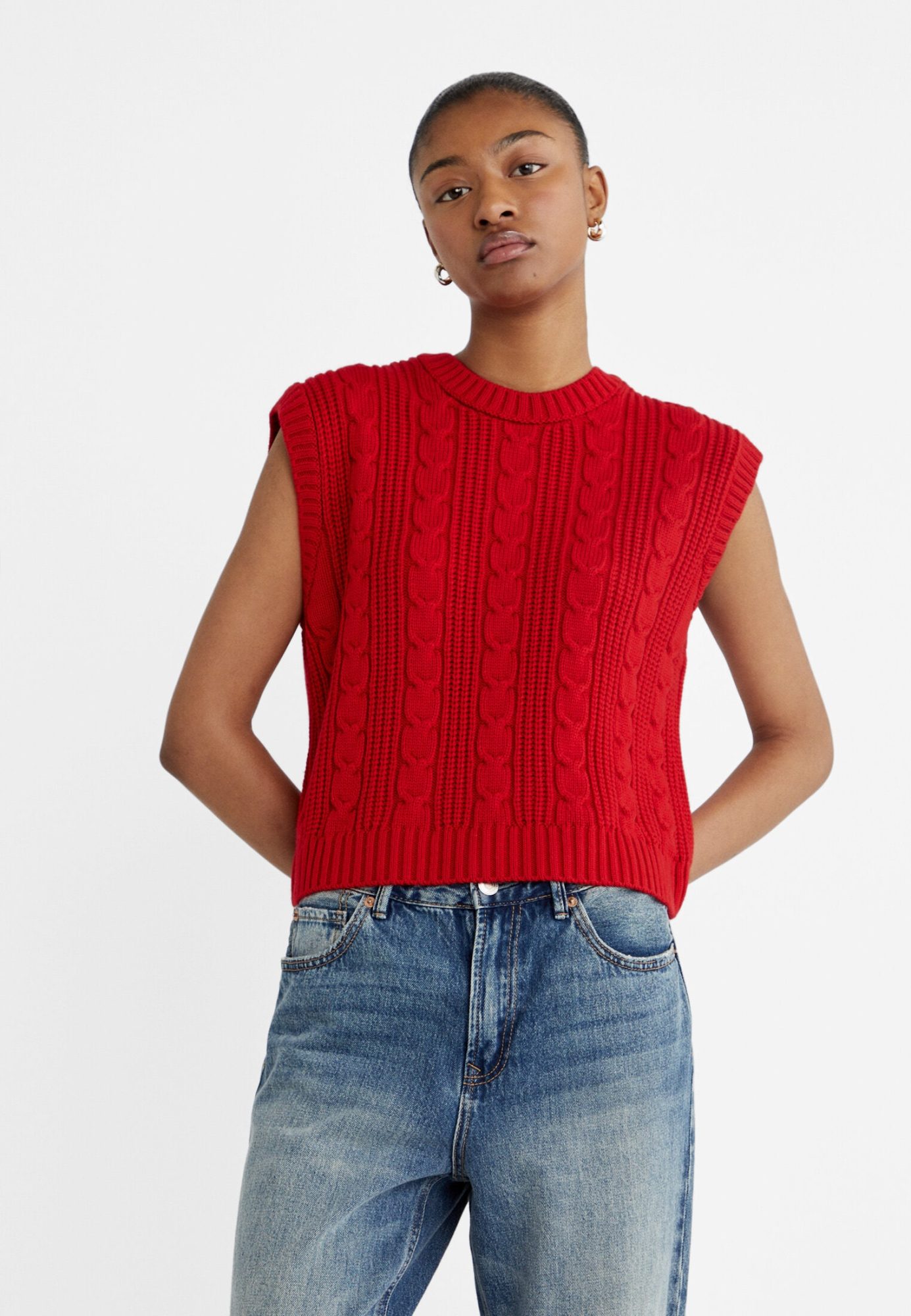 Red sleeveless knitted vest Pull & Bear