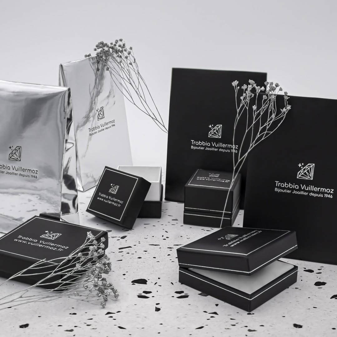 Offrir un bijou Trabbia Vuillermoz Lelegance du geste Trabbia Vuillermoz La passion joailliere au coeur du savoir faire francais Modalova
