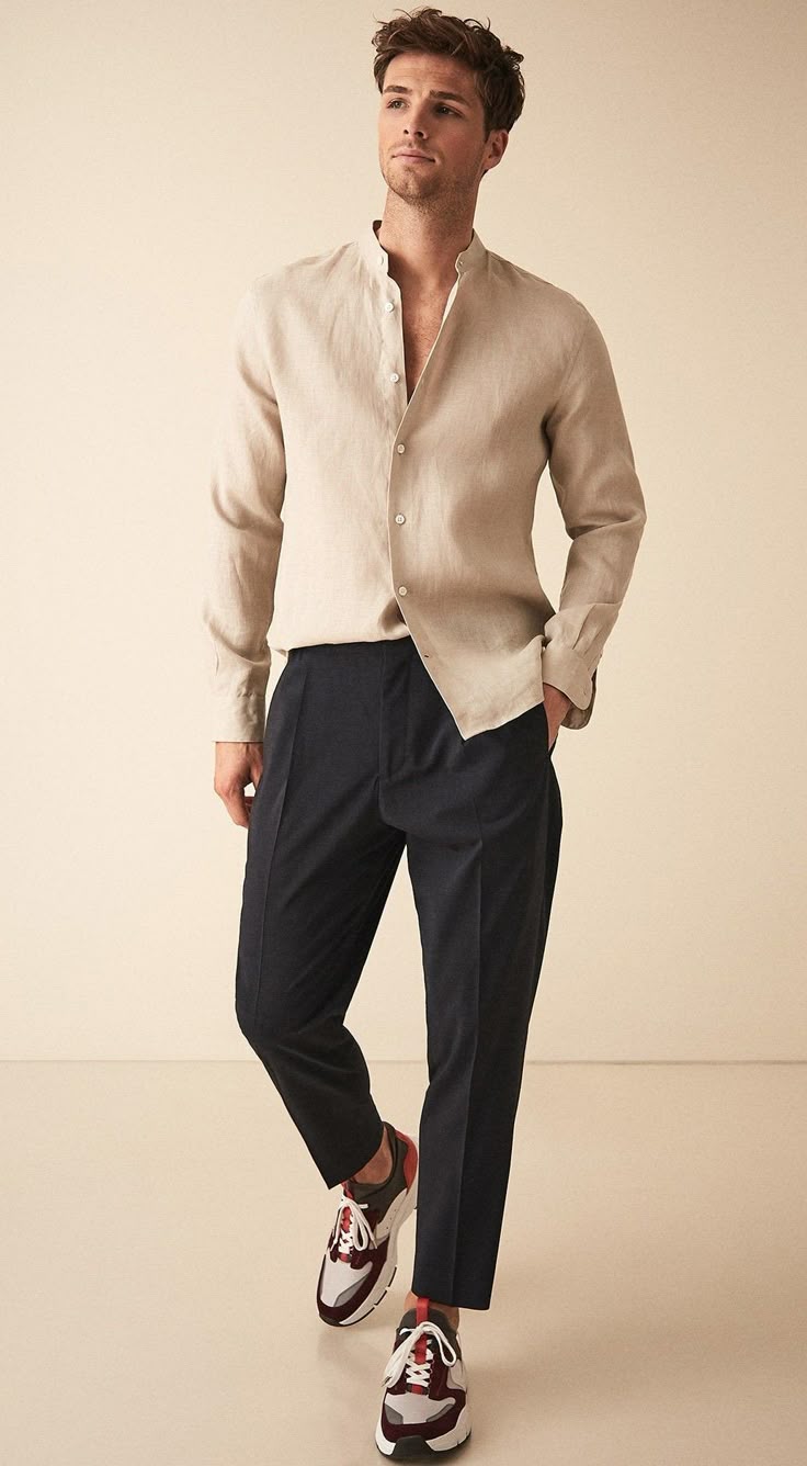 The Codes of Casual Chic Style, Men's Version 2 Une chemise en lin ou en coton la base du raffinement Modalova