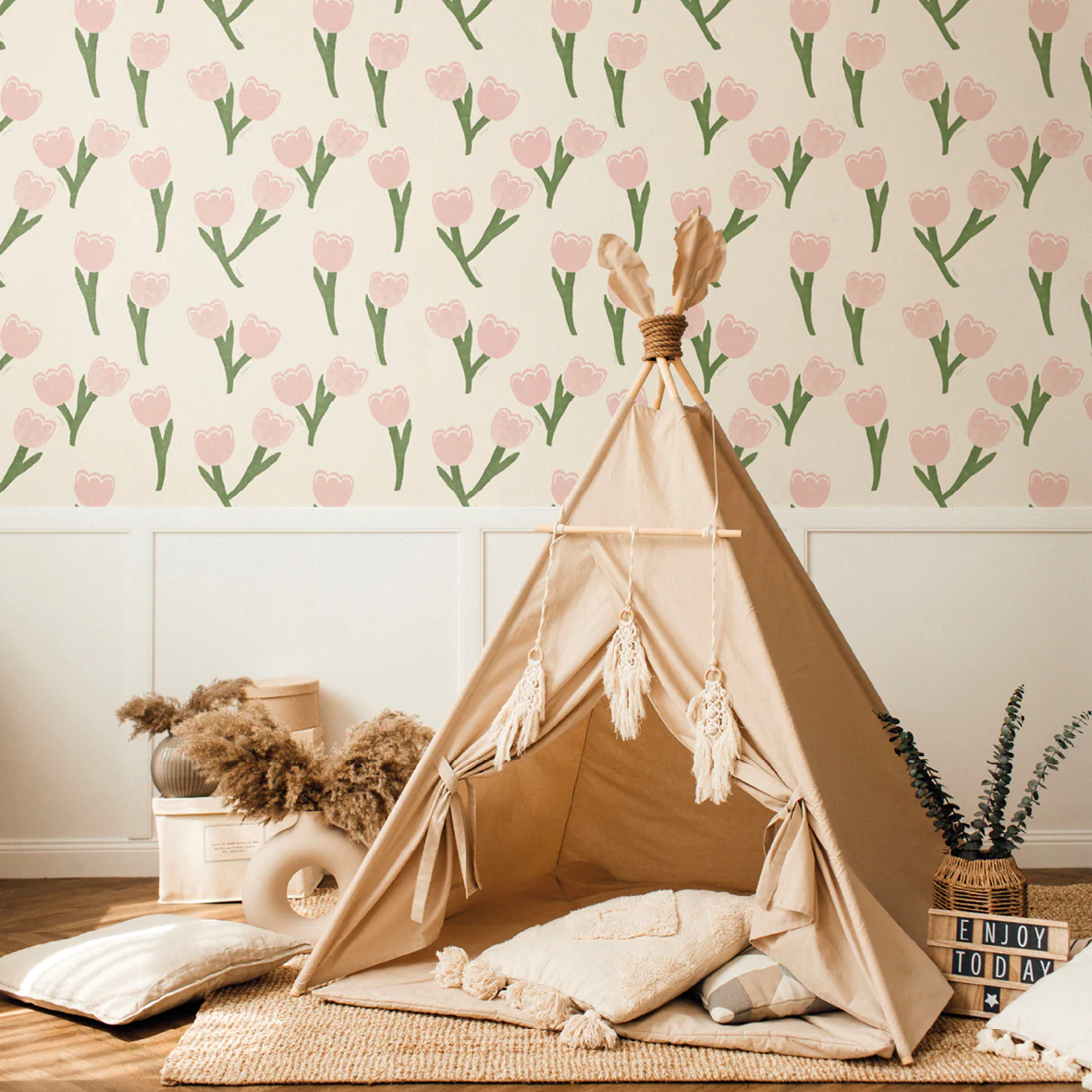 Wallpaper for Kids: A New Décor Trend? 12 thelma c inspiration papier peint deco murale tendance intisse personnalisable enfant rose vert fleur jardin fleuri linogravure naif vegetal 09337956 687d 46b2 8cac 63d8d86868c7