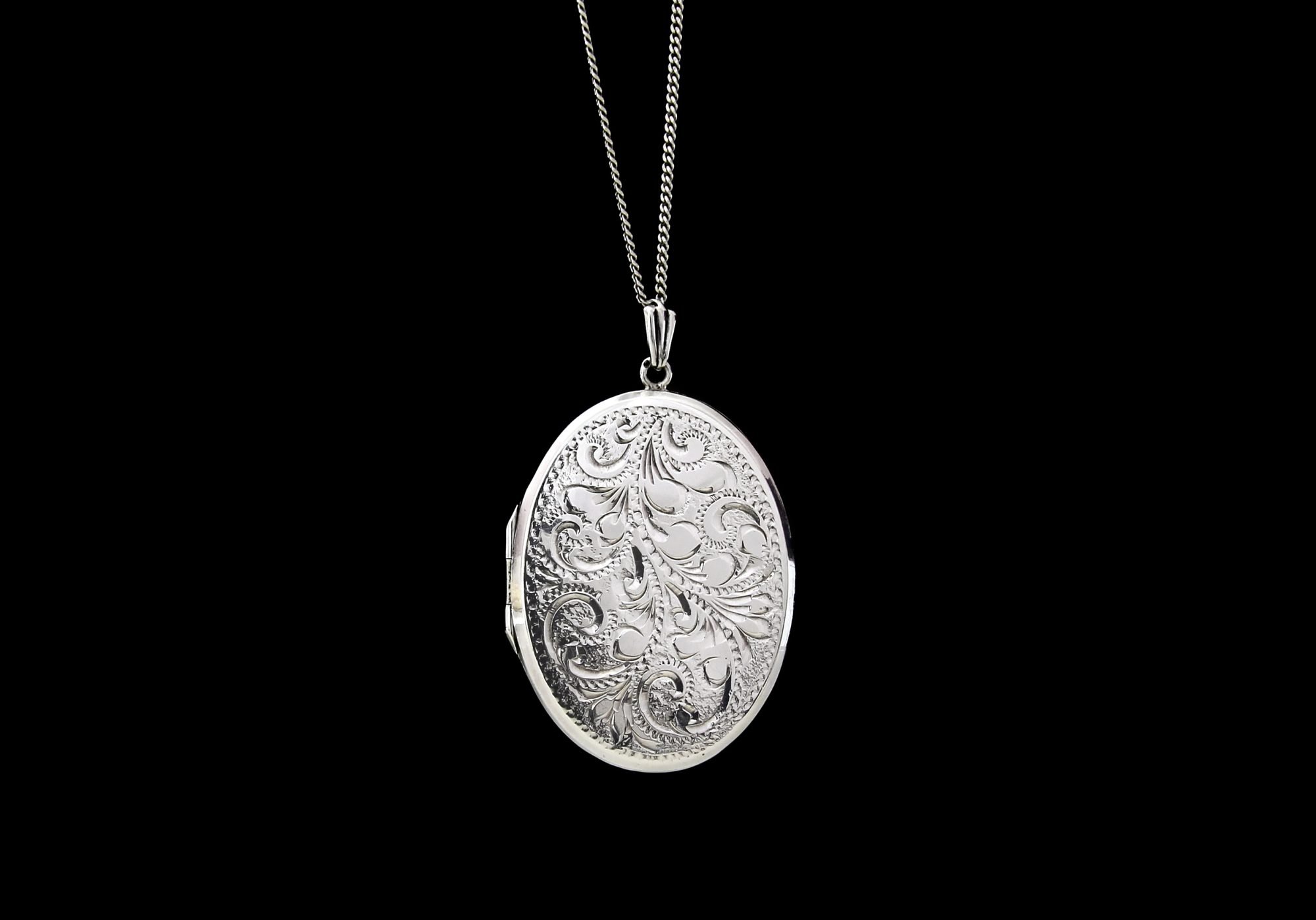 MODALOVA How to choose sterling silver jewelry that matches your aesthetic vintage locket