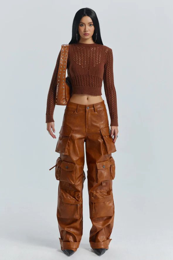 Les podiums semparent du cargo 1 Cargo couture la renaissance dune icone utilitaire Modalova