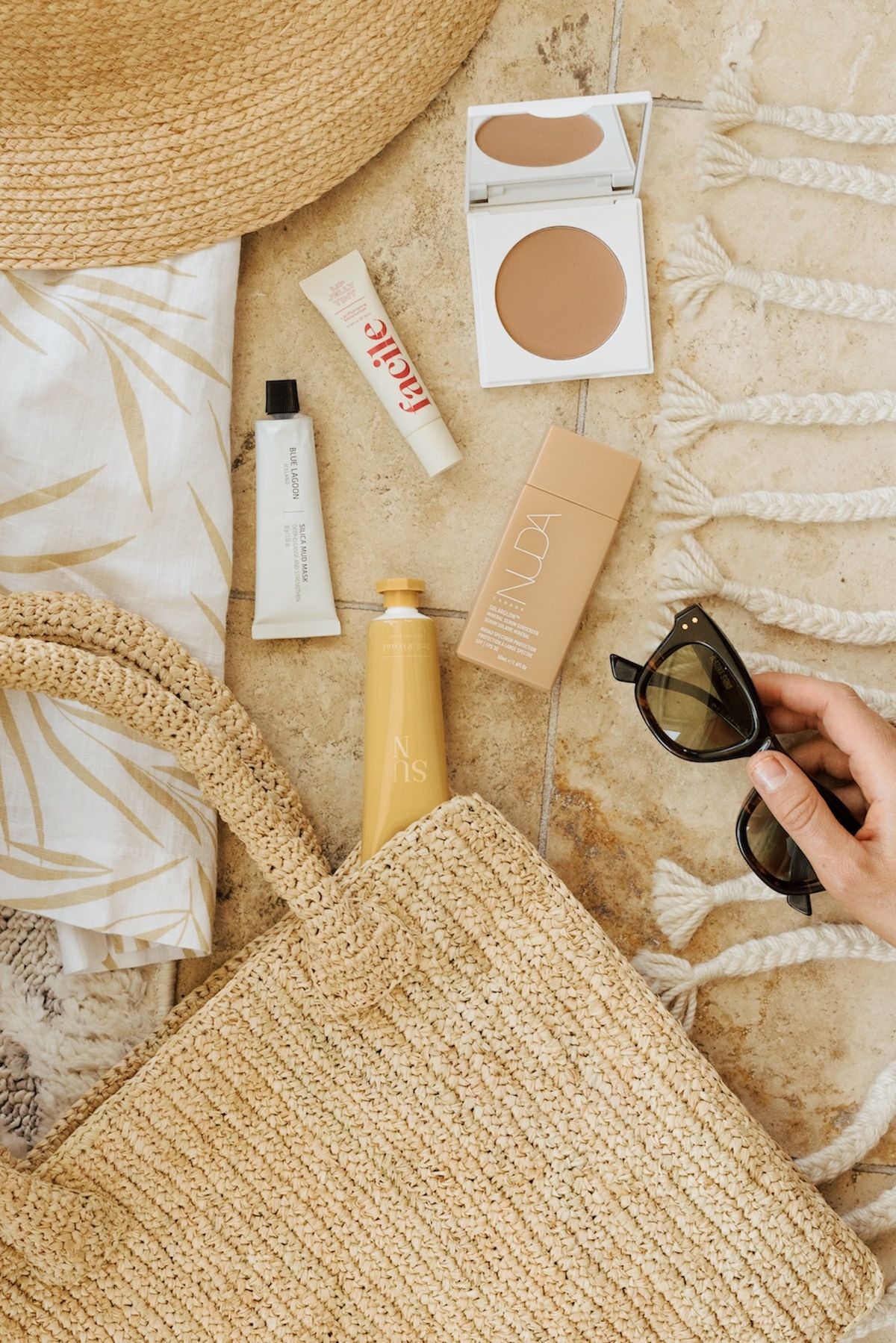 Lachat intelligent performance esthetique et budget Les codes dun maquillage dete maitrise Modalova