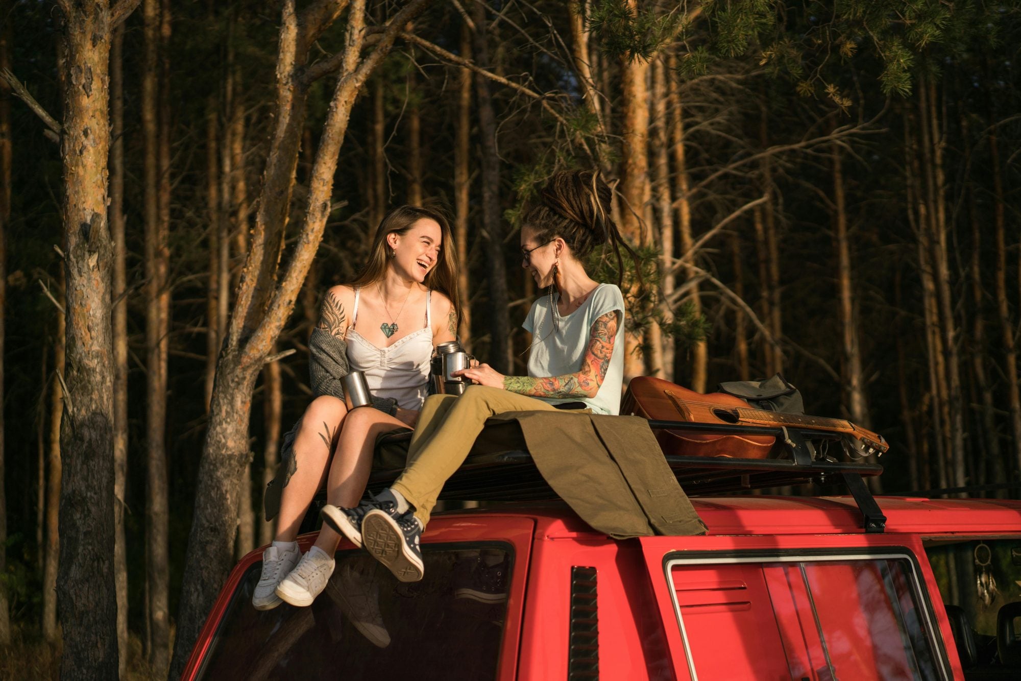 The unspoken rules of traveling with friends The chic girls guide to a stylish road trip Modalova