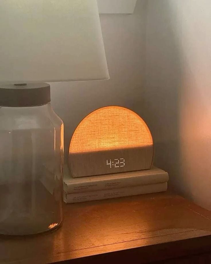 The dawn simulator alarm clock: between rest and good mood 2 Sunrise and sunset alarm clock