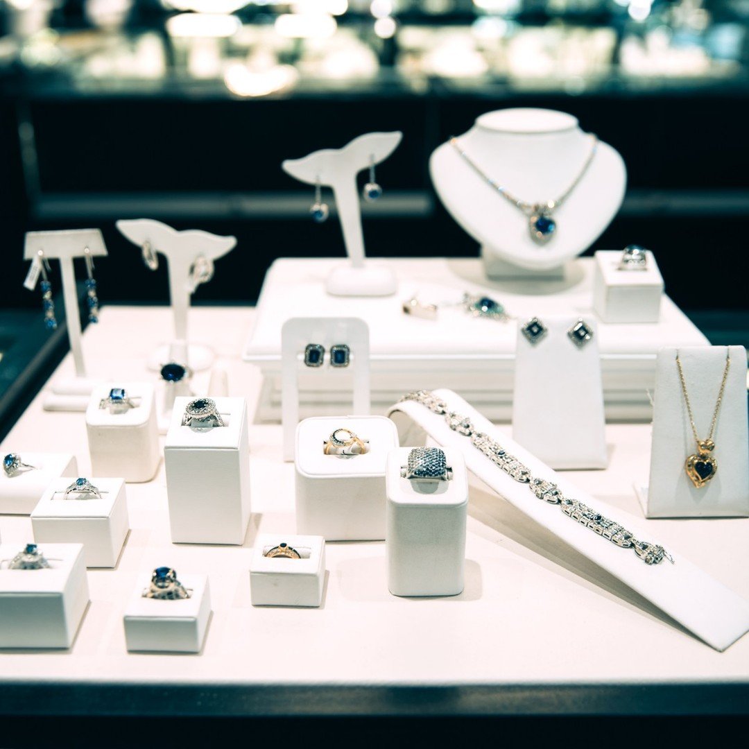 These precious pieces tell a different story 2 Jewelry memory and legacy These precious pieces tell a different story Modalova