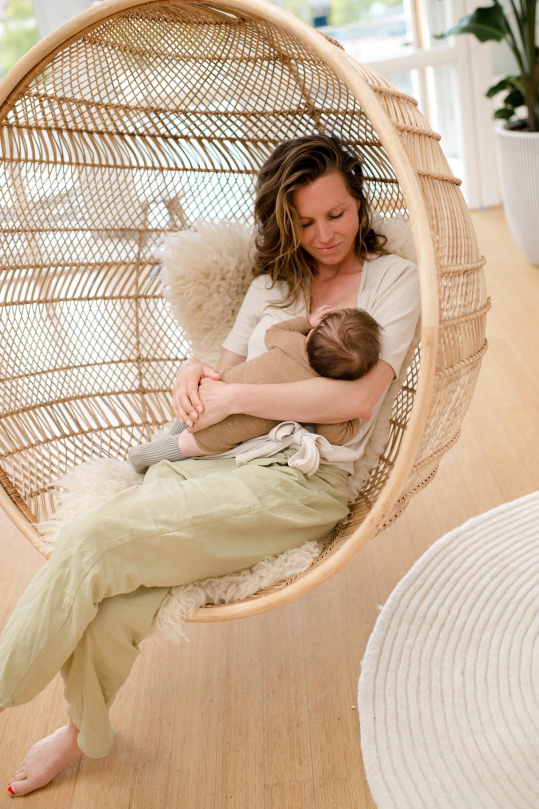 How urban families are redefining everyday elegance 2 Lighten the commute without losing comfort How urban families are redefining everyday elegance Modalova