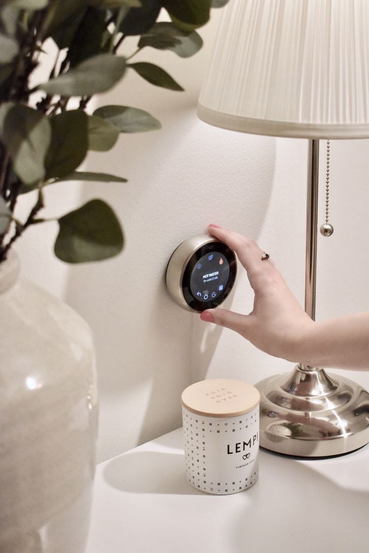 Smart Objects: The 5 Must-Have High-Tech Items for a Trendy Home 12 thermostat intelligent modalova