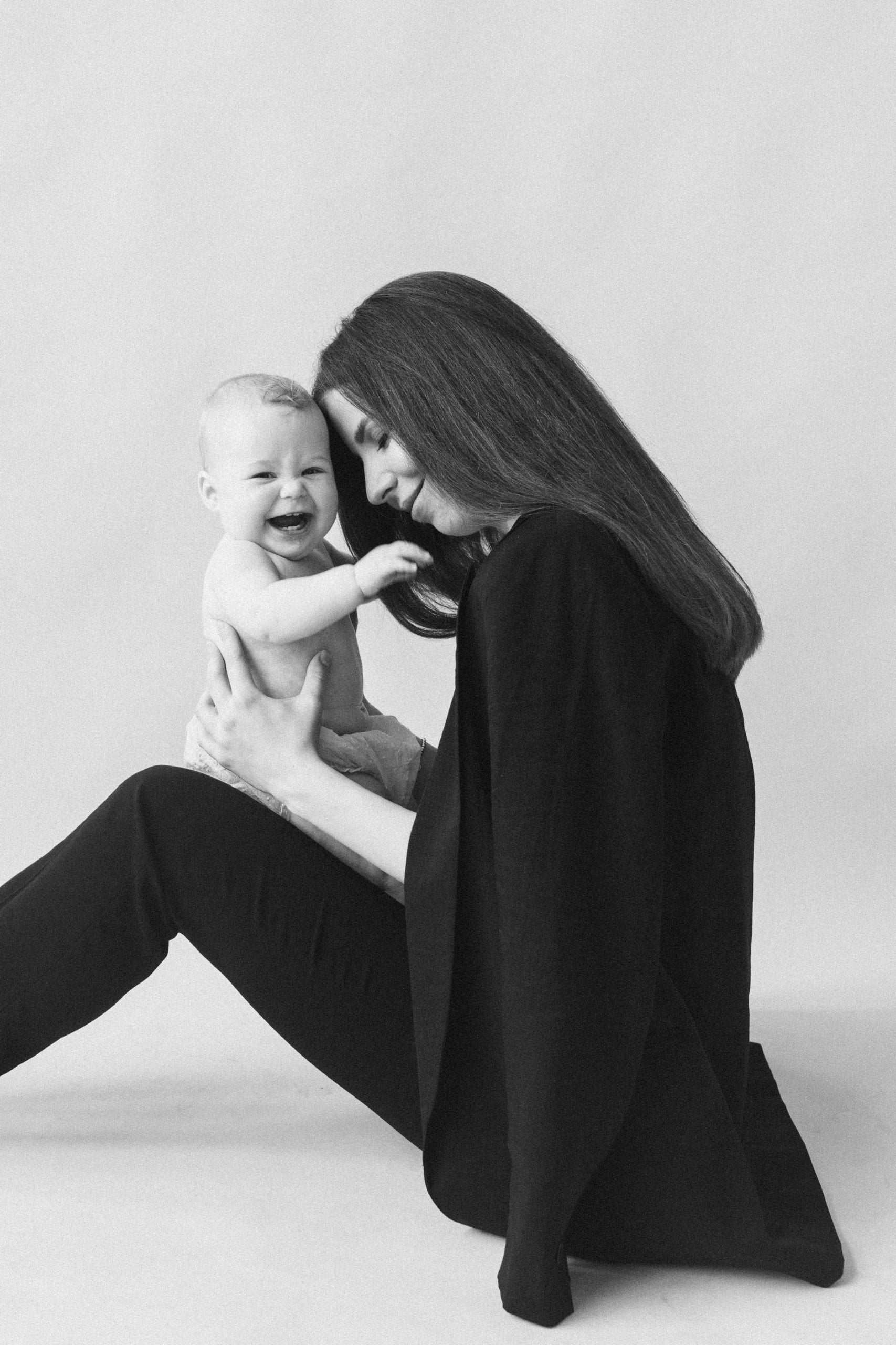 Chic motherhood the style forward trends to know in 2026 Modalova scaled