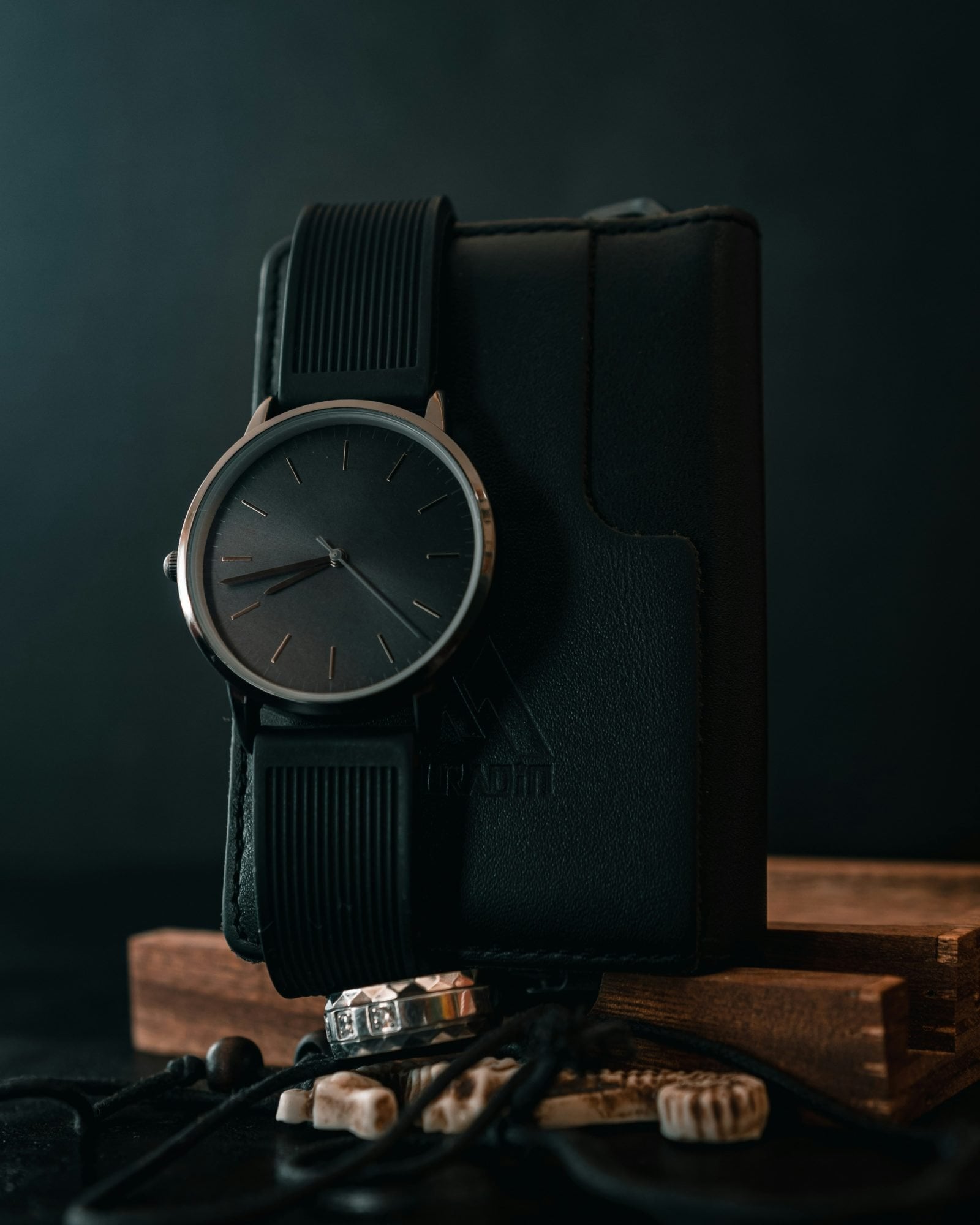 The digital showroom closer but more competitive A new era for luxury watches strategy scarcity and style Modalova