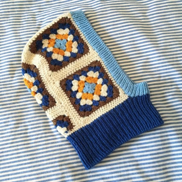 Crocheted balaclava with borders