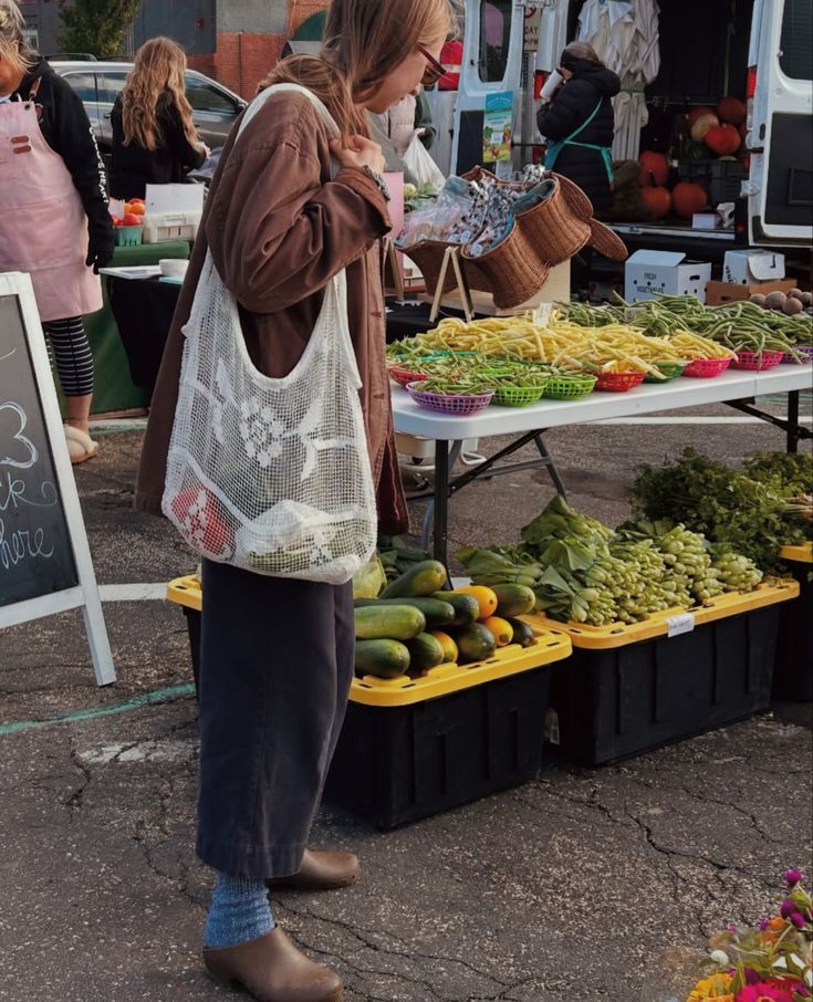 Garden Clogs: The Trend That Conquered the City? 16 Countryside trend garden clogs