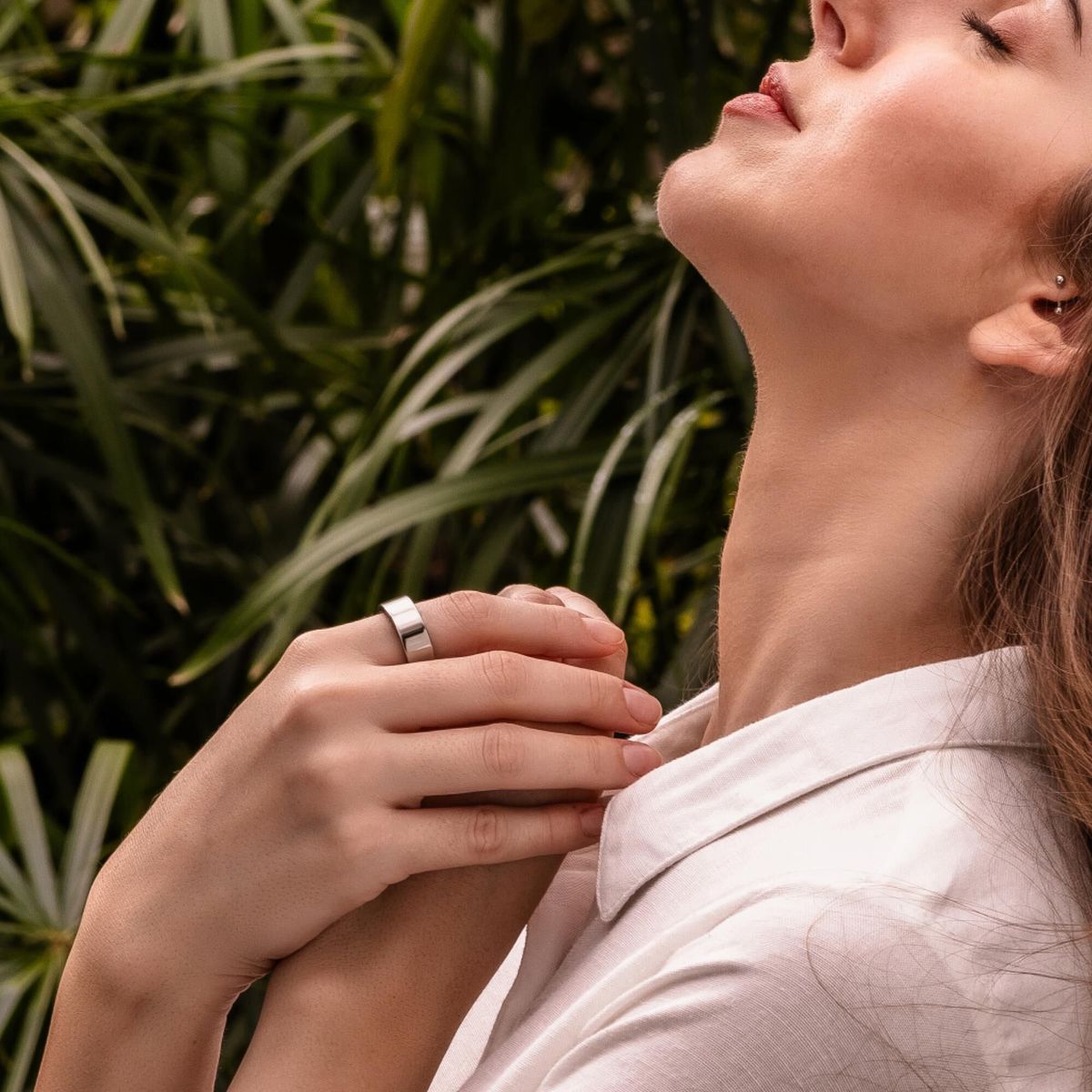 Connected elegance: how to elevate wearable tech with style 4 From wrist to ring styling across the body Connected elegance how to elevate wearable tech with style Modalova