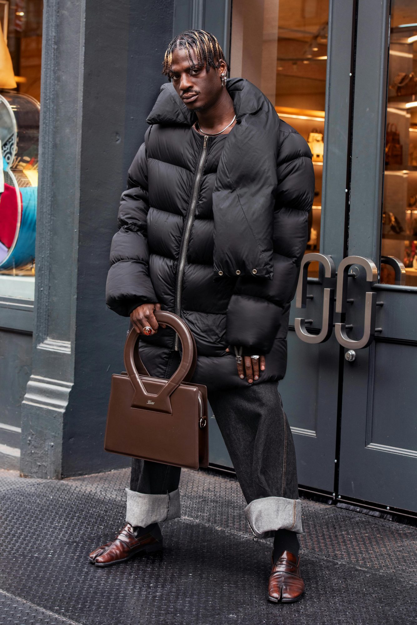 Une palette de couleurs entre intemporalite et profondeur 1 Hiver 20252026 la doudoune entre volumes assumes et lignes raffinees Modalova