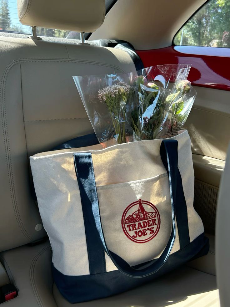 Trend Trader Joe's tote bag