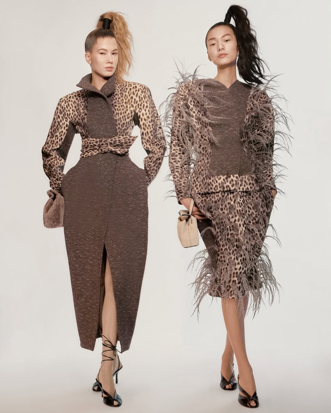 Feather outfit Jacquemus Le Palmier