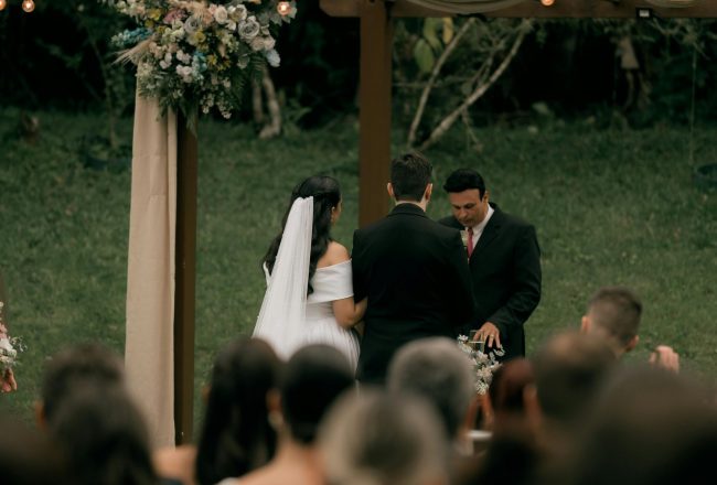 Summer weddings the perfect look for an outdoor ceremony Modalova scaled