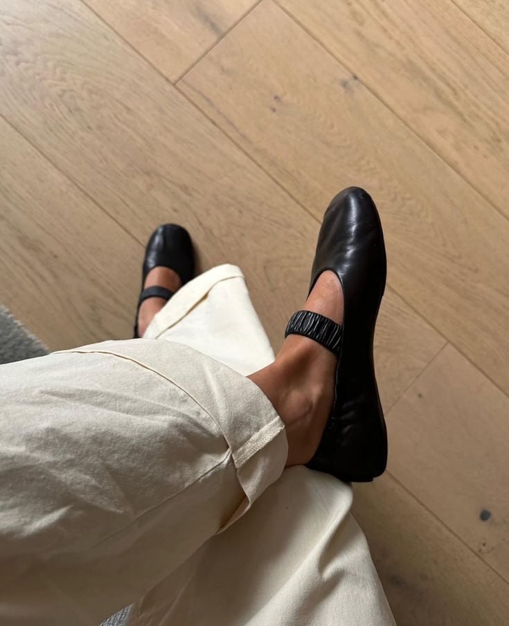 Here are the trendy flats of this spring! 17 Soft leather ballet flats with elastic