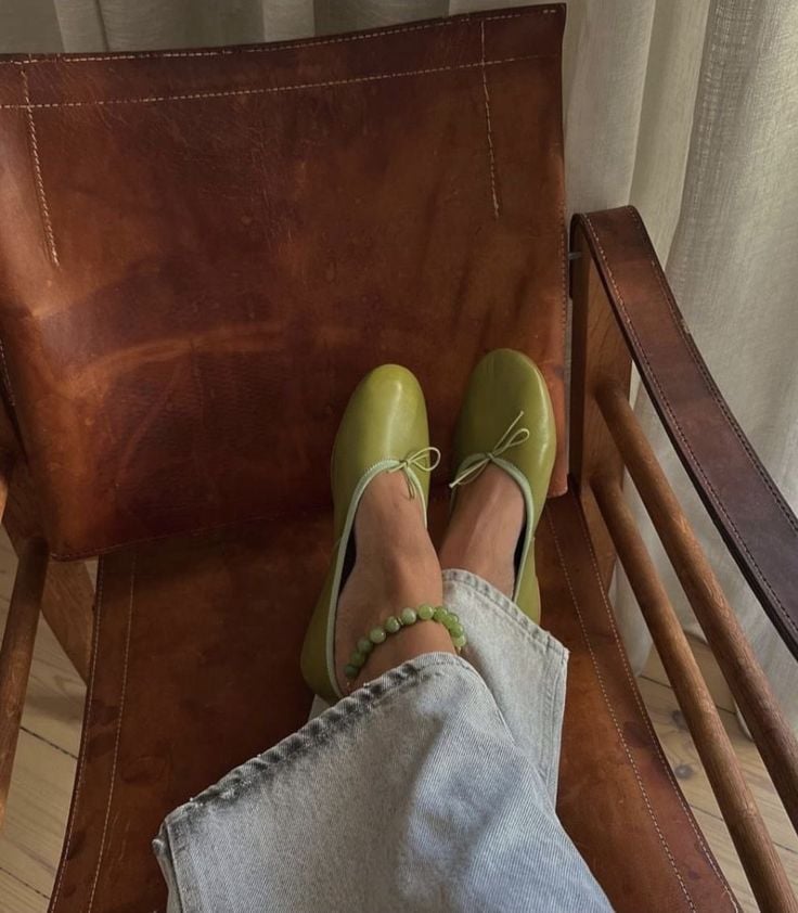 Here are the trendy flats of this spring! 5 Green patent ballet flats