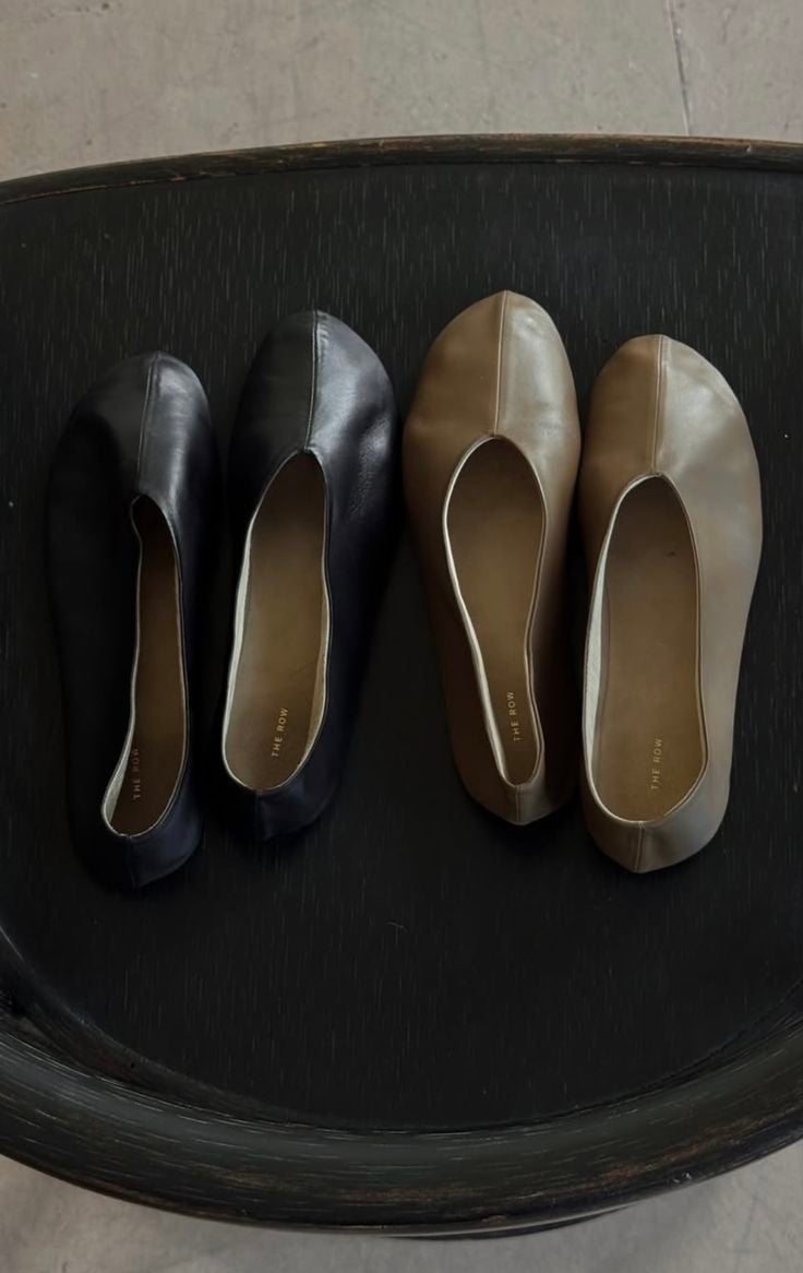Here are the trendy flats of this spring! 15 The Row ballet flats